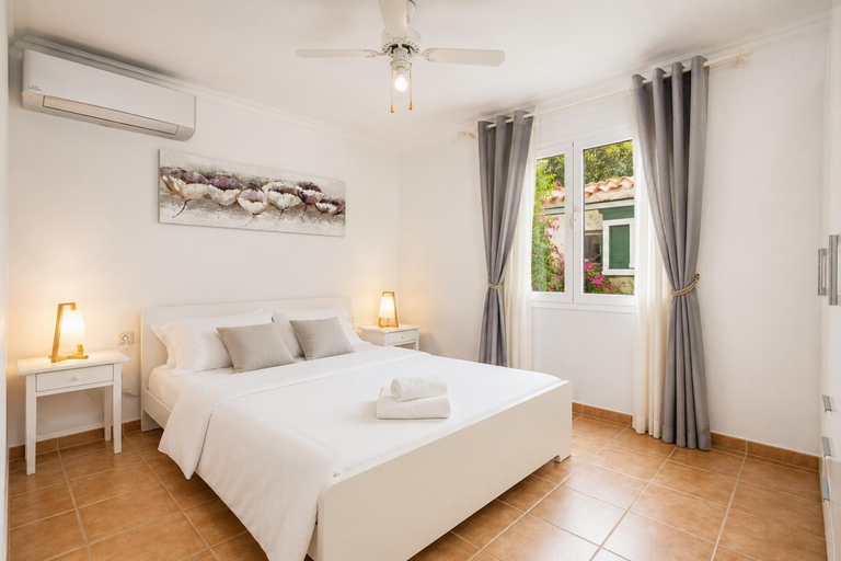 Bedroom 3, Villa Maria Large Private Pool, A/C, WiFi, Baleares