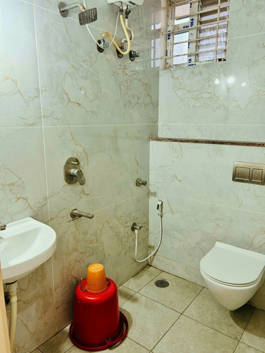 Bathroom 4, S K Comforts Rooms, Bangalore