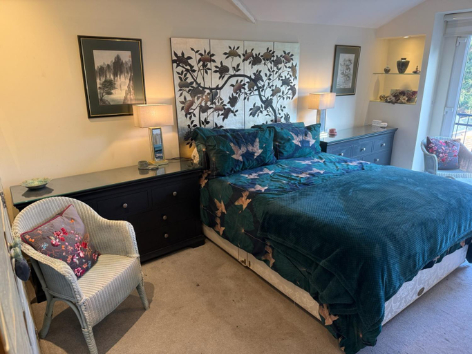 Bedroom 3, High Barn, Surrey