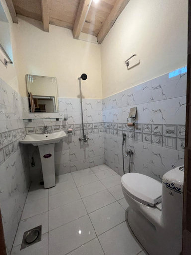 Bathroom 3, Musofir Khona Family Guest House, Northern Areas