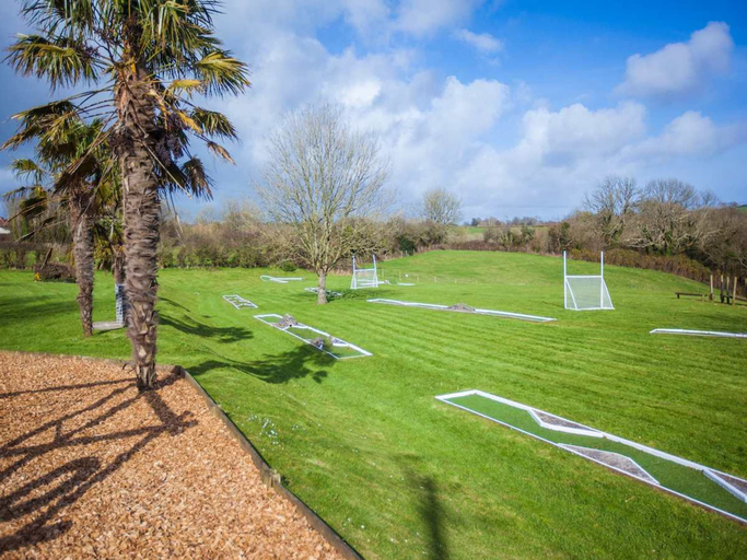 Room 5, Old Tom Cottage - 3 Bedroom House - St Florence, Pembrokeshire