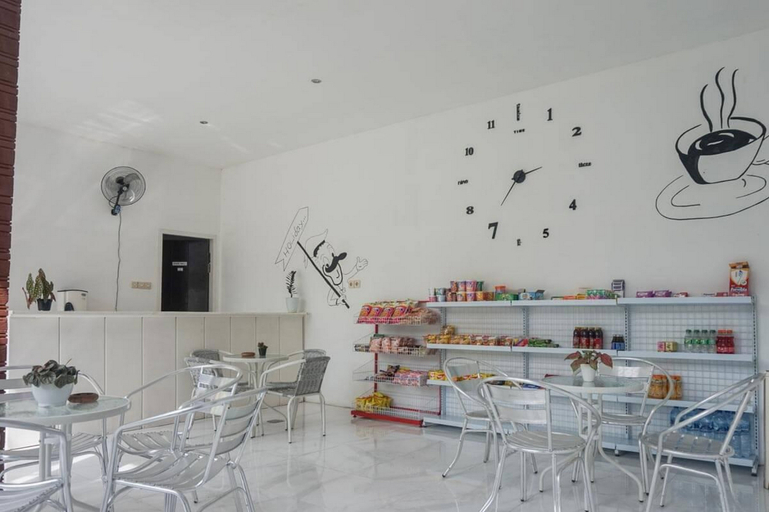 Food & Drinks 5, RedDoorz Syariah @ Raya Punten Batu, Malang