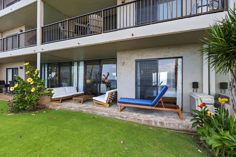 Terrace/patio 3, Oceanfront Lauloa 106 - Ground Floor, Modern Renovation, Split-ac, Walk to Beach, Maui