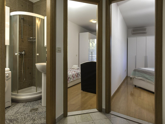 Bathroom 3, Apartment in Banjole near Beach Nature, Medulin