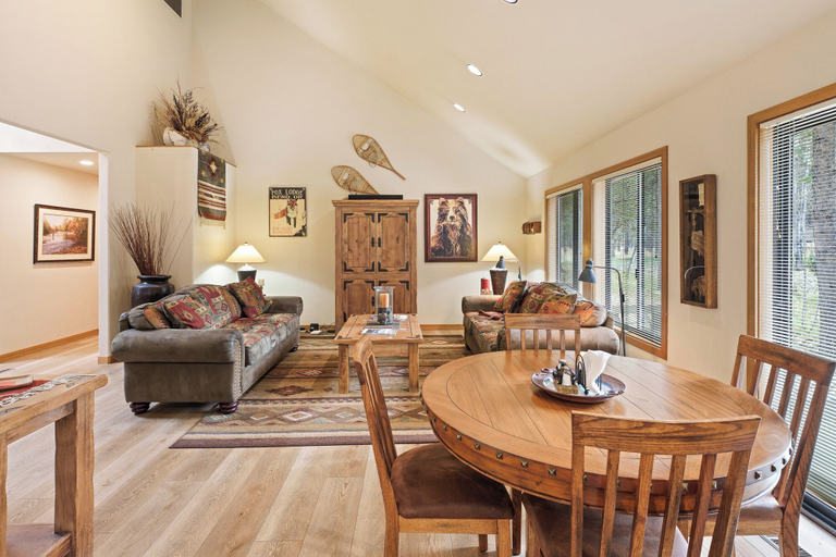 Interior 2, Summit View 5, Deschutes