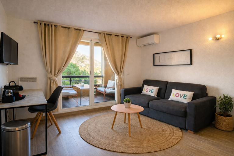 Room 4, T2 Swimming Pool Tennis MC, Alpes-Maritimes