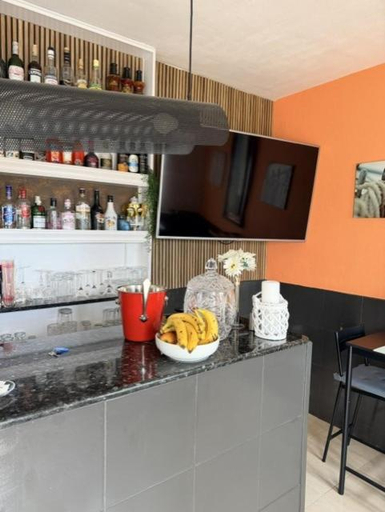 Food & Drinks 5, Oasis View, Almería