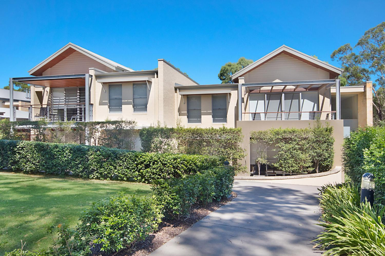 Exterior & Views