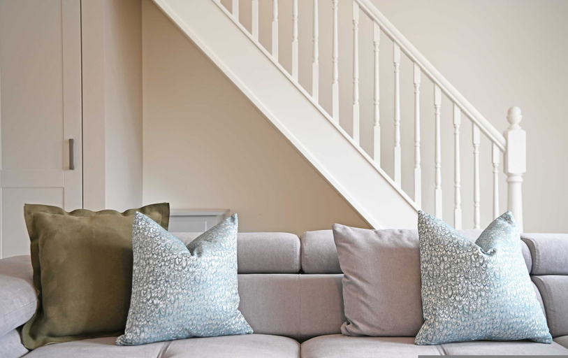 Room 2, The Green - Stylish Home Sleeps 6 With Parking, York