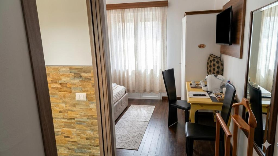 Bedroom 2, BnB Sansiromilano, Milano