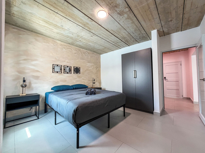 Room 3, 609 Condado Ave