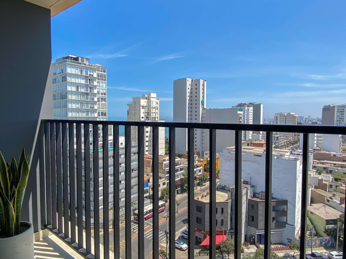 Room 2, w Amazing 2BR w Balcony View in Miraflores, Lima