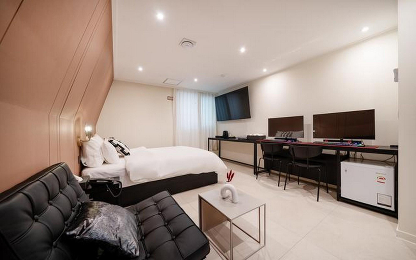 Bedroom 2, Baron de hotel, Seodaemun
