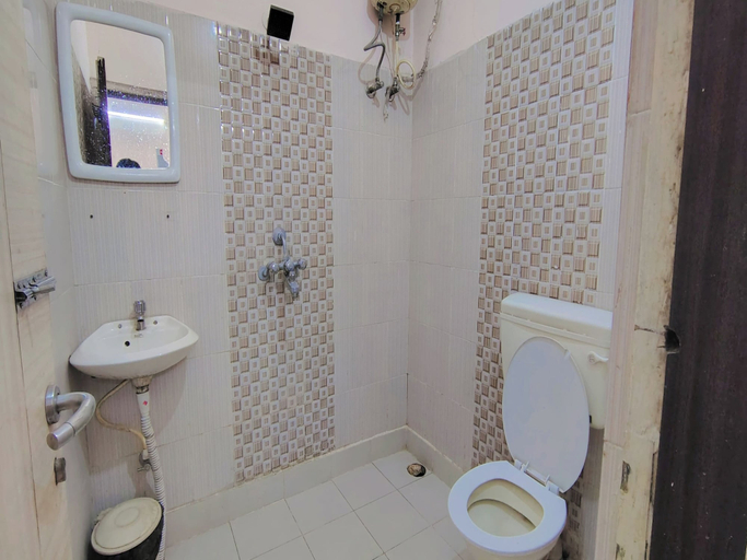Bathroom, Hotel Blue Bird, North 24 Parganas