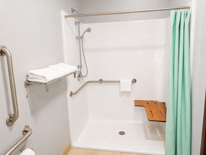 Bathroom 3, Executive Inn and Suites Extended Stay in Vernal, Uintah
