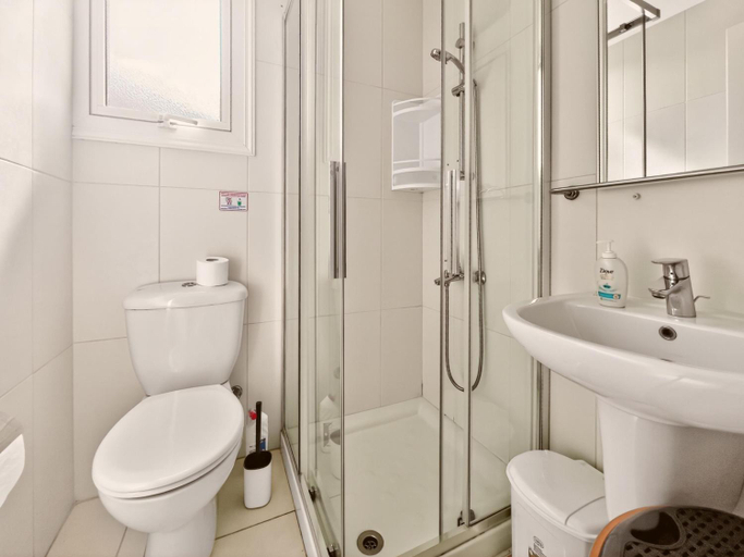 Bathroom 3, Villa Melinda - Beach & Pool Retreat