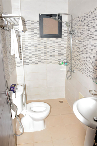 Bathroom 3, Résidence Feto III, Dakar