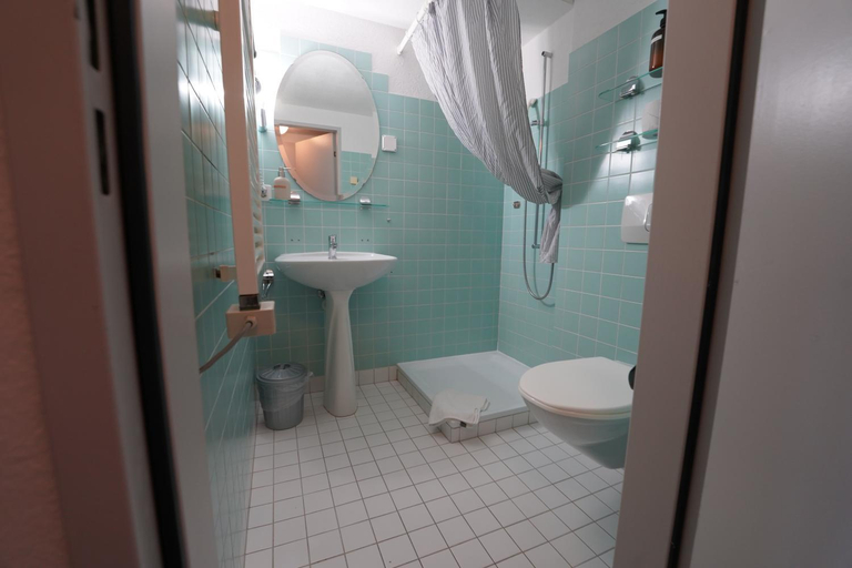 Bathroom 2, Double Room by Interlaken. Parking, Interlaken