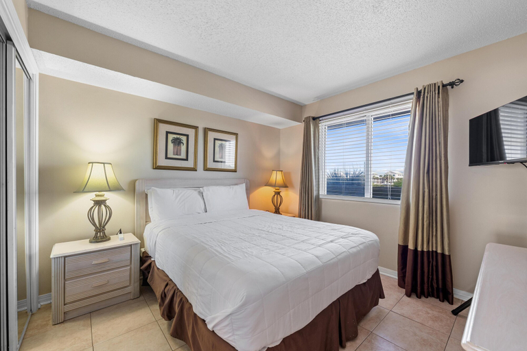 Room 3, GS Plantation Palms 6307, Baldwin