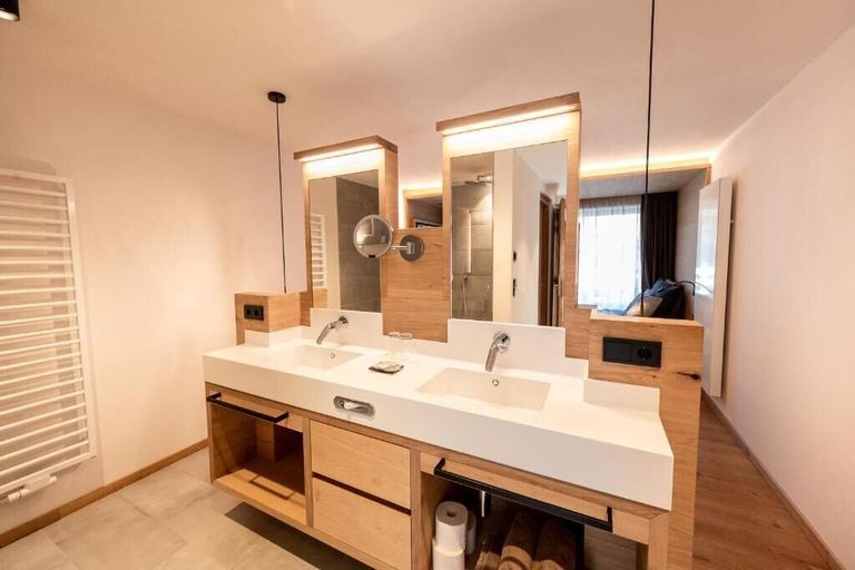 Bathroom 3, Hotel Rierhof, Bolzano