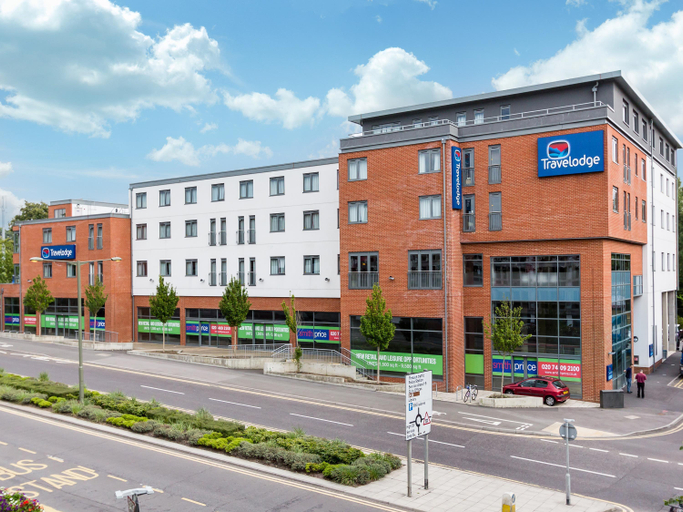 Exterior & Views 2, Travelodge Camberley Central, Surrey