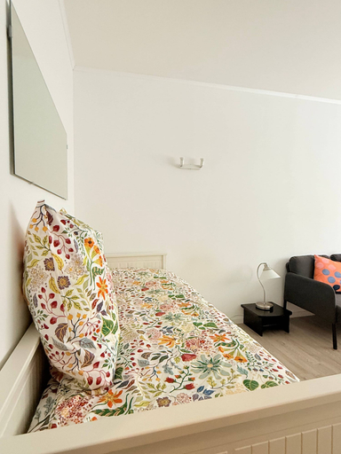 Room 4, Cozy Studio Just Steps From Luxembourg Train Station, Luxembourg