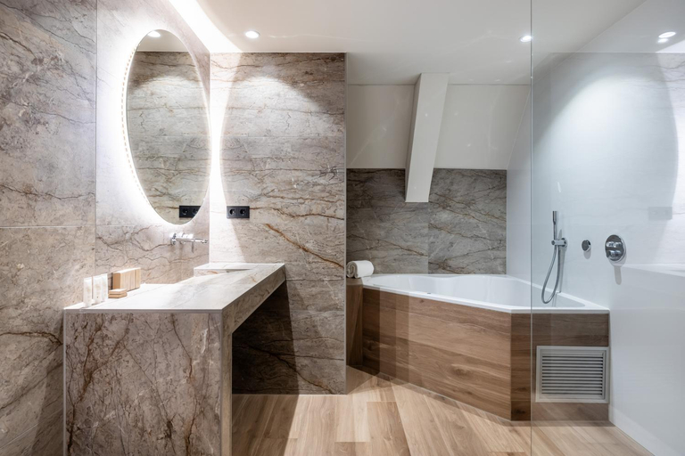 Bathroom 2, Van der Valk Hotel Hilversum/ De Witte Bergen, Laren