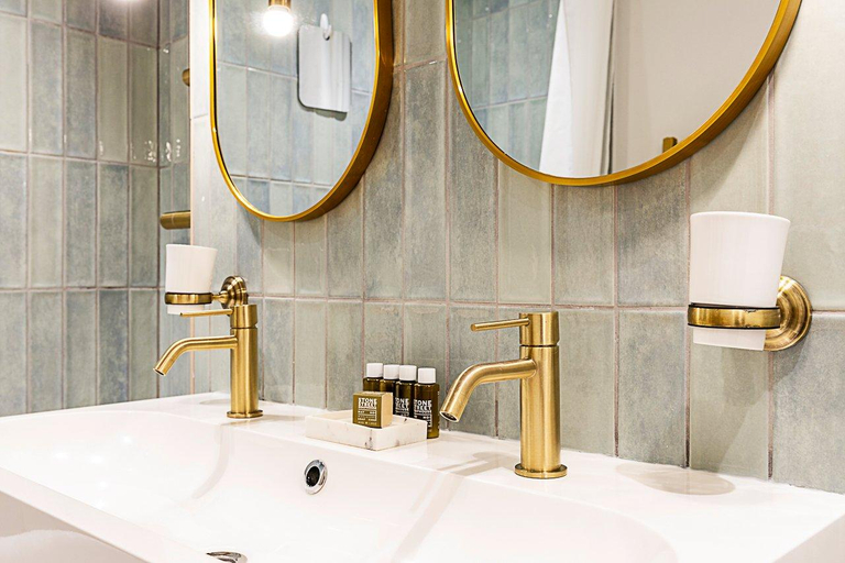 Bathroom 3, Stylish Islington Garden Flat Sleeps Four, London