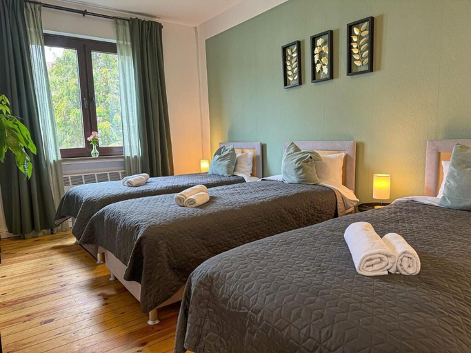 Room 2, Alter Postweg, Bremen