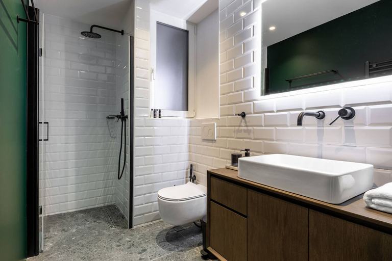 Bathroom 2, The Beehive Apartments, Attica