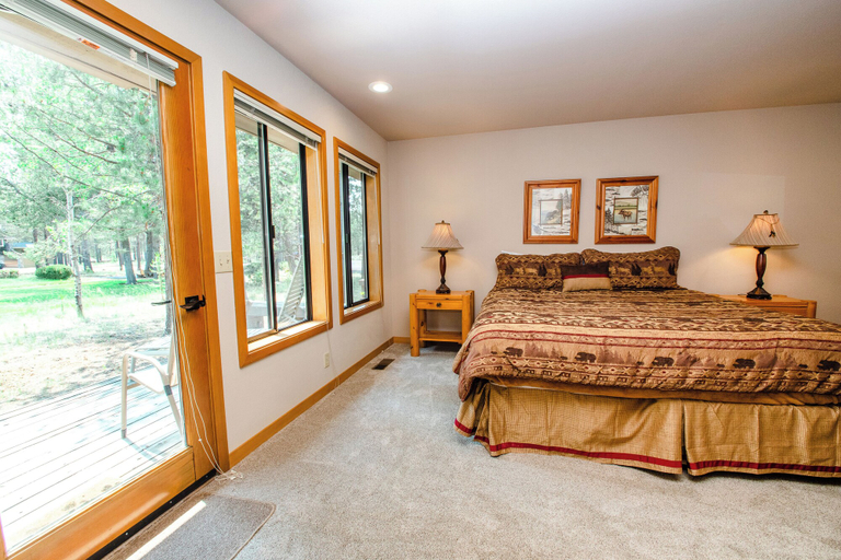 Interior 1, Summit View 5, Deschutes