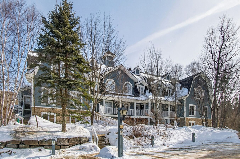 Exterior 2, Les Manoirs Unit 3, Les Laurentides