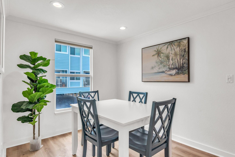 Dining 5, View West #5, Pinellas