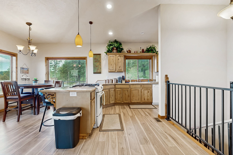 Room 4, Perfect Panoramic Paradise, Kootenai