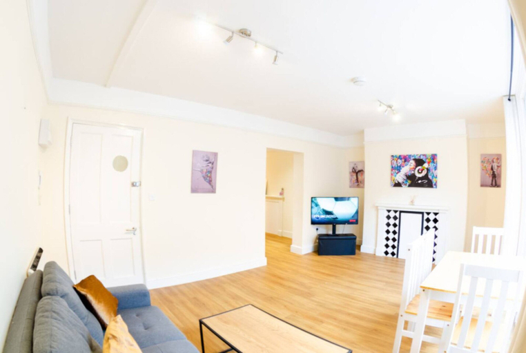 Room 4, Central Ipswich Stay for 4 Budget-friendly Convenient, Suffolk
