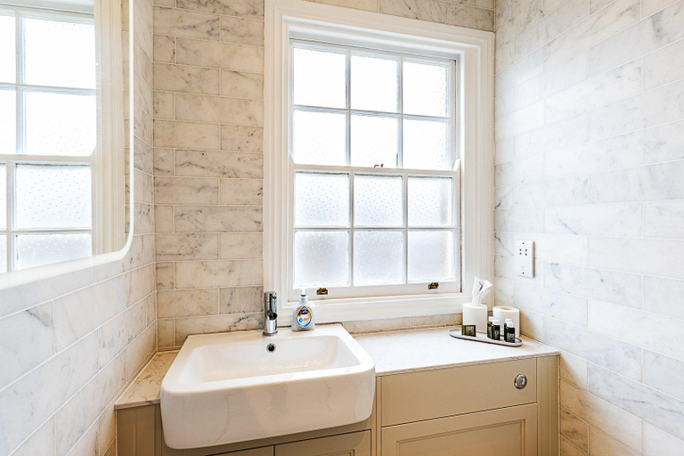 Bathroom 3, Stylish Marylebone City Apartment, London