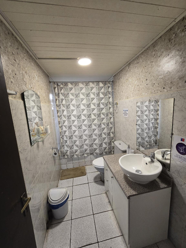 Bathroom 5, Hostal Paradise Blue, Osorno