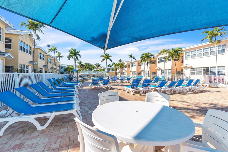 Outdoor dining 4, Barefoot Beach Resort F106, Pinellas