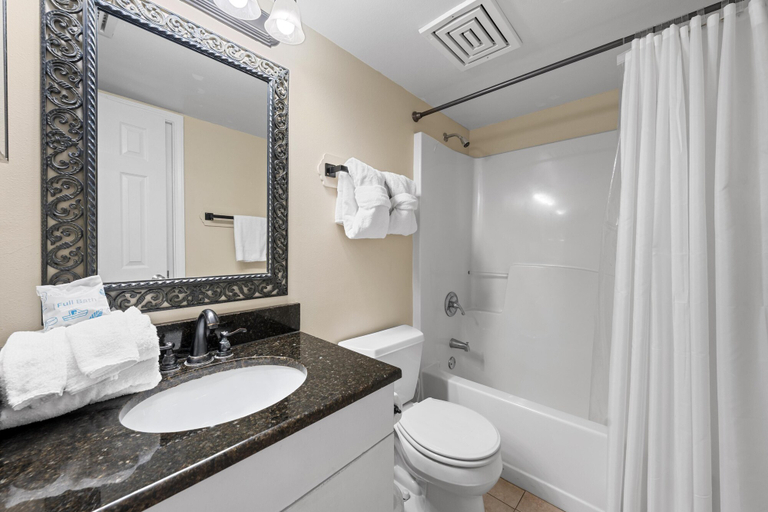 Bathroom, GS Plantation Palms 6307, Baldwin