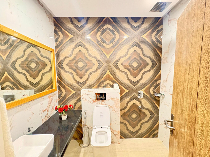 Bathroom 3, Highway Resort with Swimmingpool & Spa, Amroha