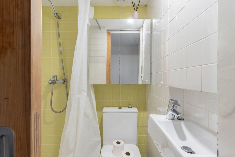 Bathroom 2, Santos Studio by Homing, Lisbon