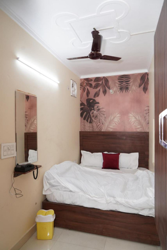 Bedroom 2, S S Guest House, Amritsar