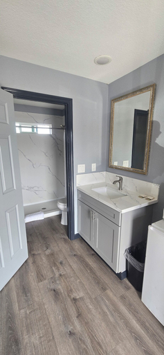 Bathroom 3, WINE COUNTRY INN, San Joaquin