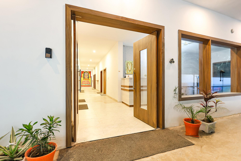 Entrance 5, FabHotel The Dayals & Lawns - Nr. Ayodhya Dham Bus Station, Faizabad