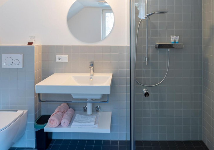 Bathroom, Gasthof Lowen Tosters, Feldkirch