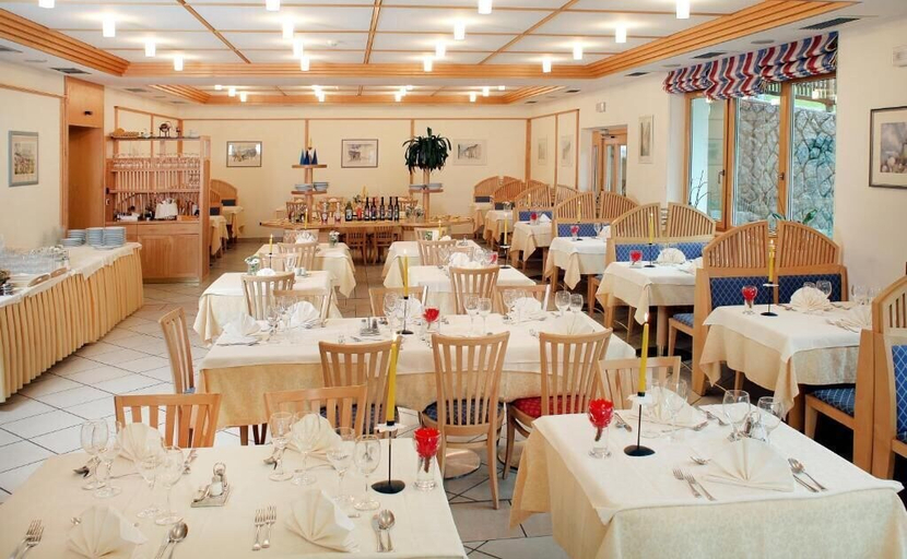 Banquet hall, Hotel Rierhof, Bolzano