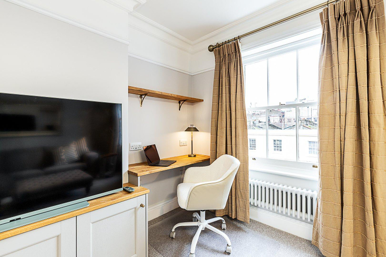 Others 5, Stylish Marylebone City Apartment, London