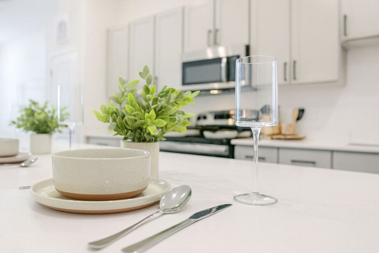 Interior 2, Modern Workfriendly Retreat w/ Fast Wifi+gym-lndry, Grayson