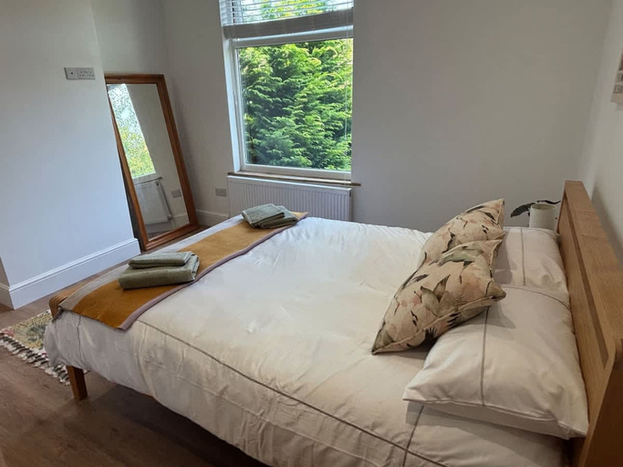 Room 4, Perfect Booking 2 Bed Home in Didsbury Village, Manchester