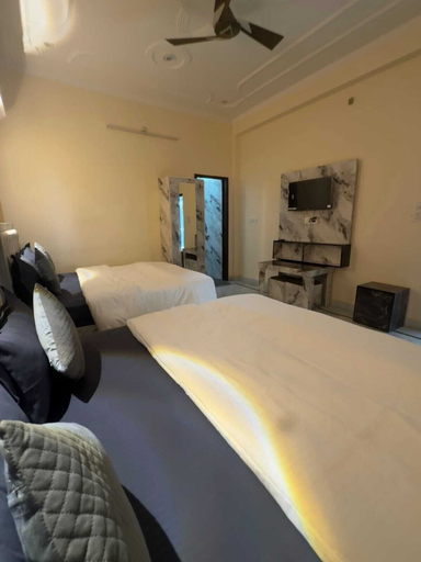 Room 3, Bhagirathi Residency, Garhwal